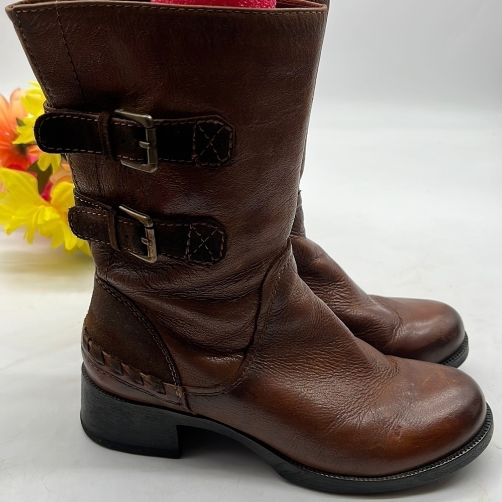 Earth Hemlock Almond Brown Leather shin High Boots Sz 6.5. MCA1820H